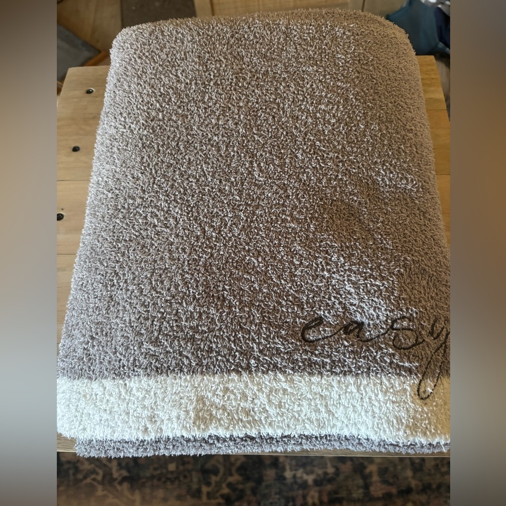 Barefoot Dreams throw blanket 50X60 💕💕 FREE SHIPPING